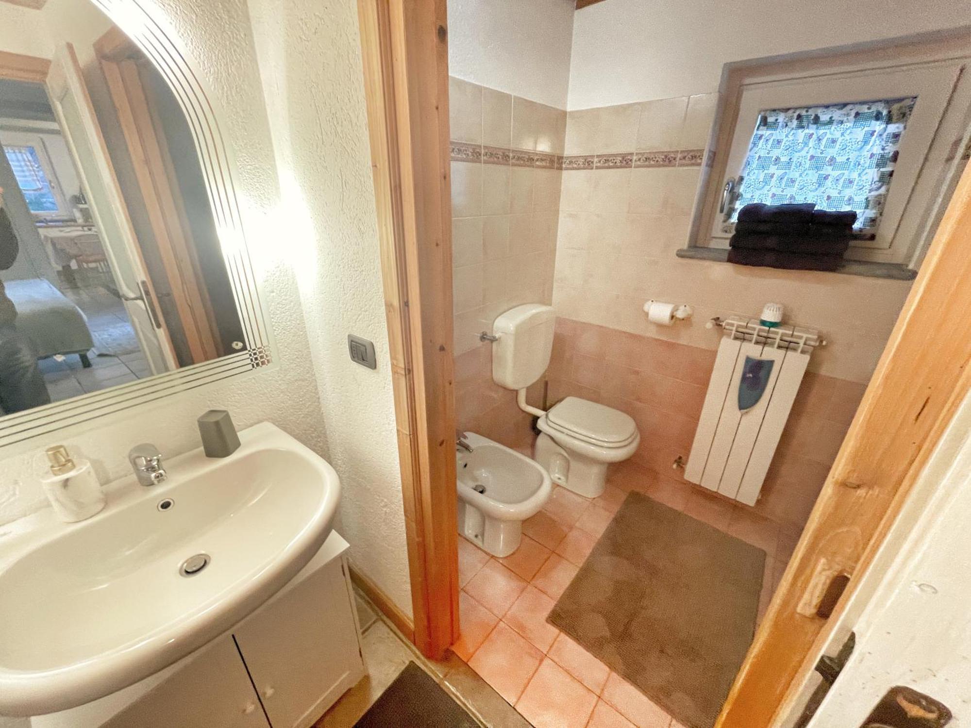 Appartement La Casina Di Oscar Ad Ao V Combe Vda Quart 0014 E 00I6 Extérieur photo
